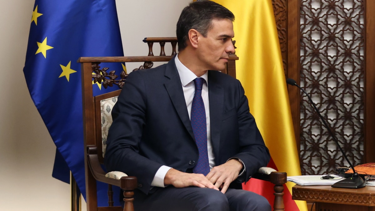 El primer Ministro de España, Pedro Sánchez, asiste a una reunión con el Presidente palestino Mahmoud Abbas