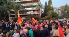 Pitada a Sánchez en Málaga: gritos de traidor y abucheos a su llegada al encuentro con Scholz