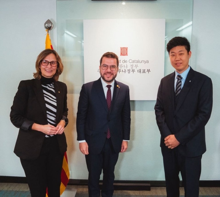 La Generalitat ya tiene más del doble de "embajadas" que en 2017
