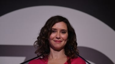 Ayuso carga contra la reducción de jornada laboral: “Hay que regular para todas las empresas”