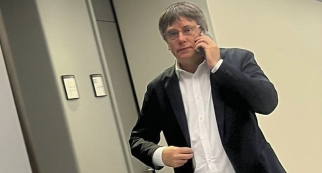Puigdemont en el Parlamento Europeo. Puigdemont en el Parlamento Europeo.