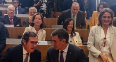 Sánchez cierra apoyos para una legislatura con sus afines en empresas clave y la CEOE en contra