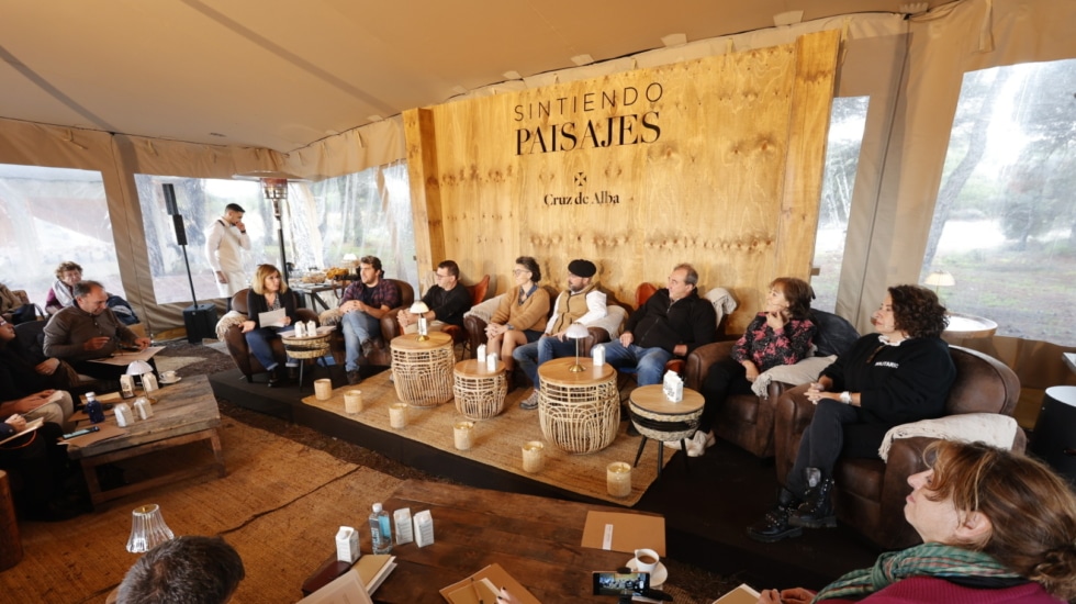 Encuentro 'Sintiendo Paisajes' de viticultores biodinámicos en el viñedo de Cruz de Alba