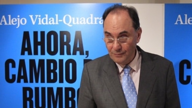 Alejo Vidal-Quadras recibe el alta hospitalaria quince días después de recibir un disparo en la cara