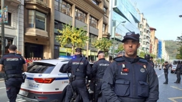 Un detenido en la concentración de Vox frente a la sede del PSE en Bilbao