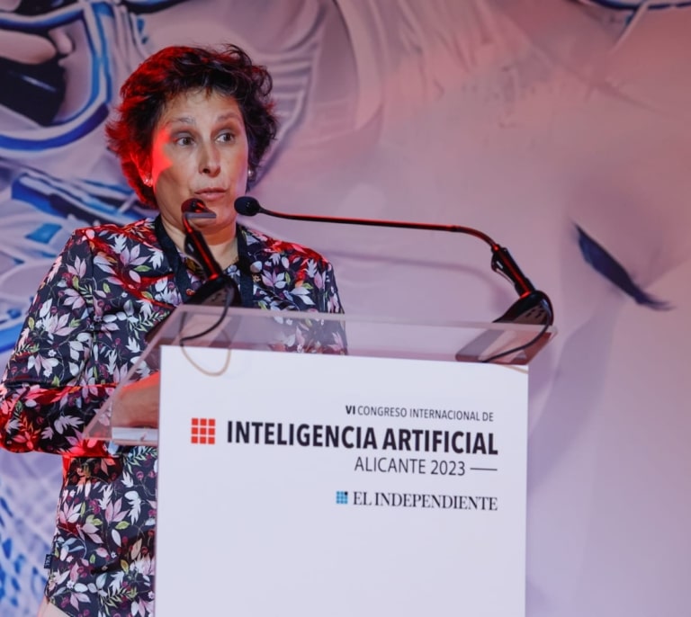 Asunción Gómez-Pérez: "Debemos preguntarnos si la IA está transformando nuestro idioma"