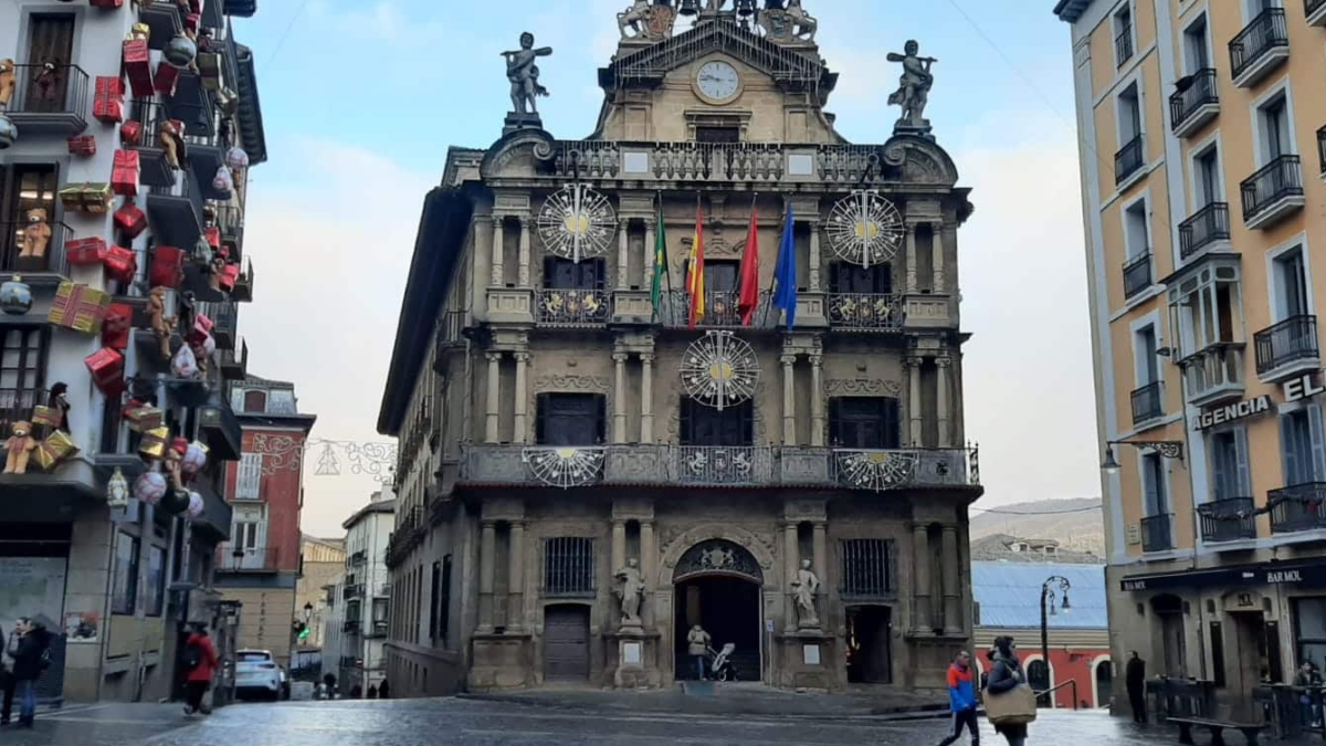 UPN insta a arropar a Ibarrola en la Plaza del Ayuntamiento donde Bildu aplaudirá a Asiron