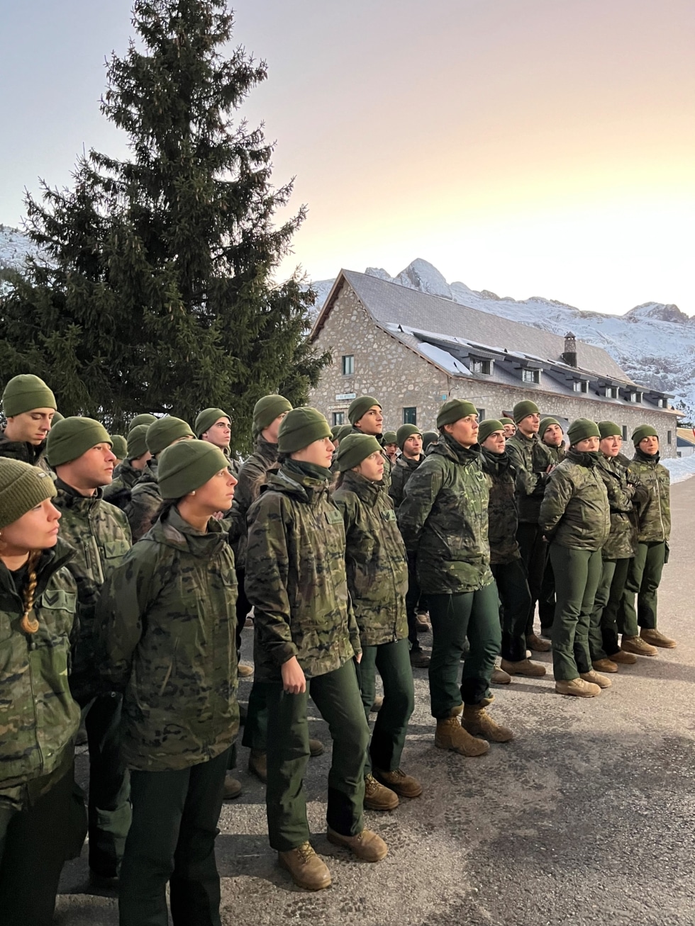 Al amanecer, los cadetes de la Academia General Militar, entre los que estaba Leonor, estaban preparados para comenzar la instrucción.