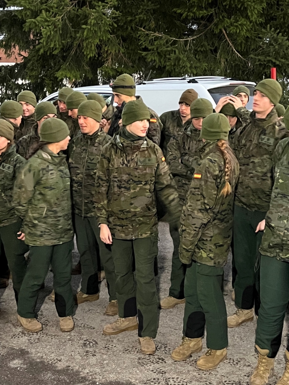 La princesa Leonor durante los ejercicios en Candanchú con el resto de cadetes de la AGM.