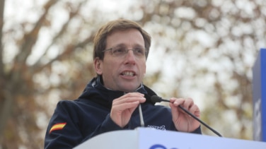 Almeida replica a Ortega Smith: "En política es más importante tener votos que un exceso de huevos"