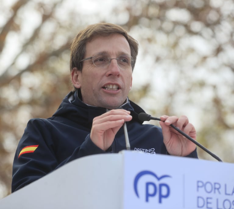 Almeida replica a Ortega Smith: "En política es más importante tener votos que un exceso de huevos"