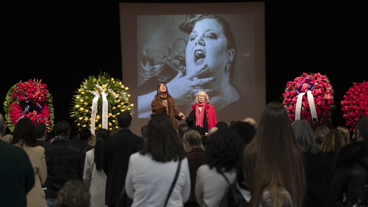 La madre de Itziar Castro en su capilla ardiente: "No me esperaba esta acogida"