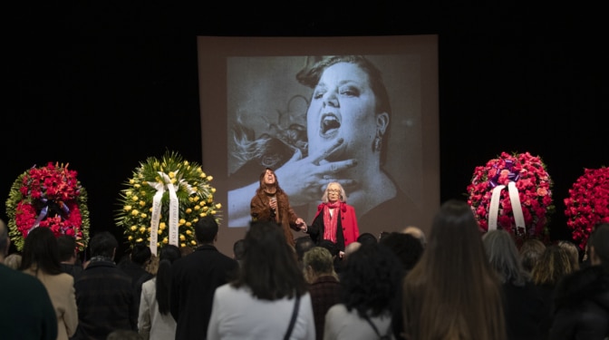 La madre de Itziar Castro en su capilla ardiente: "No me esperaba esta acogida"