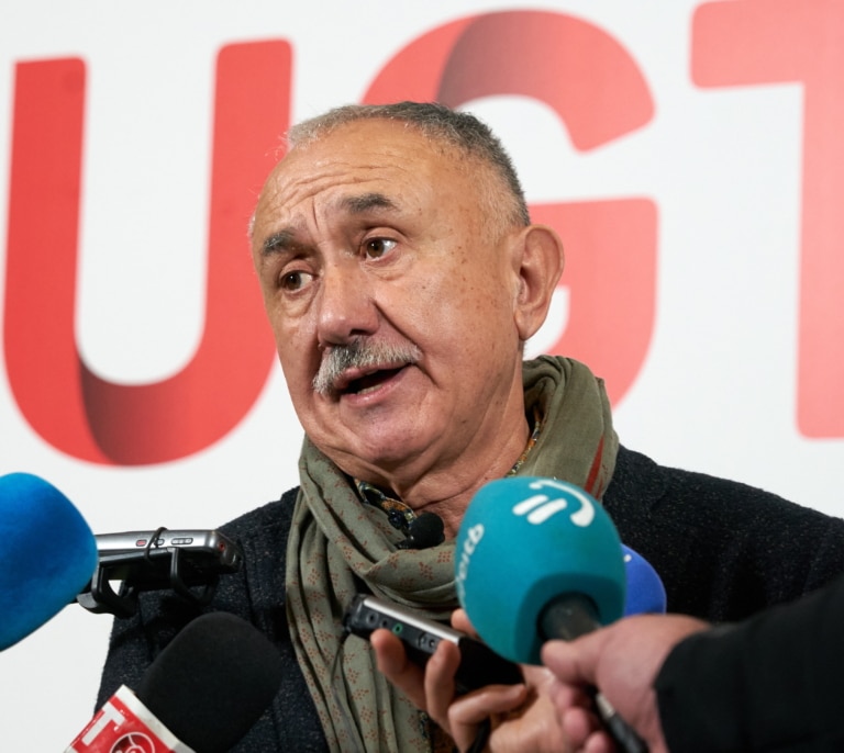 El líder de UGT amenaza a Repsol: "Que vayan con cuidado"