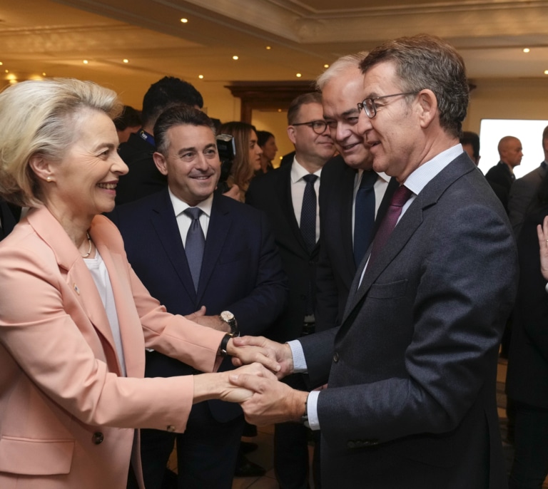El PP enfría la reunión con Sánchez tras apoyar a Bildu en Pamplona