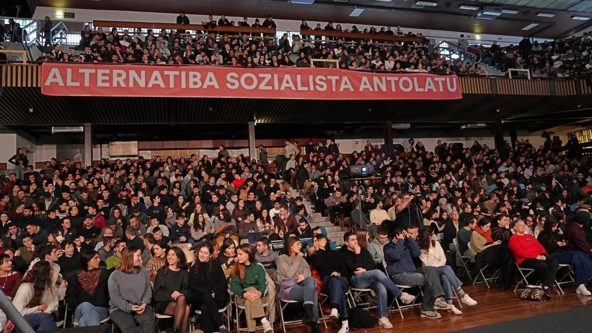 Los críticos con Bildu descartan "hoy por hoy" presentarse a las elecciones pero no en el futuro