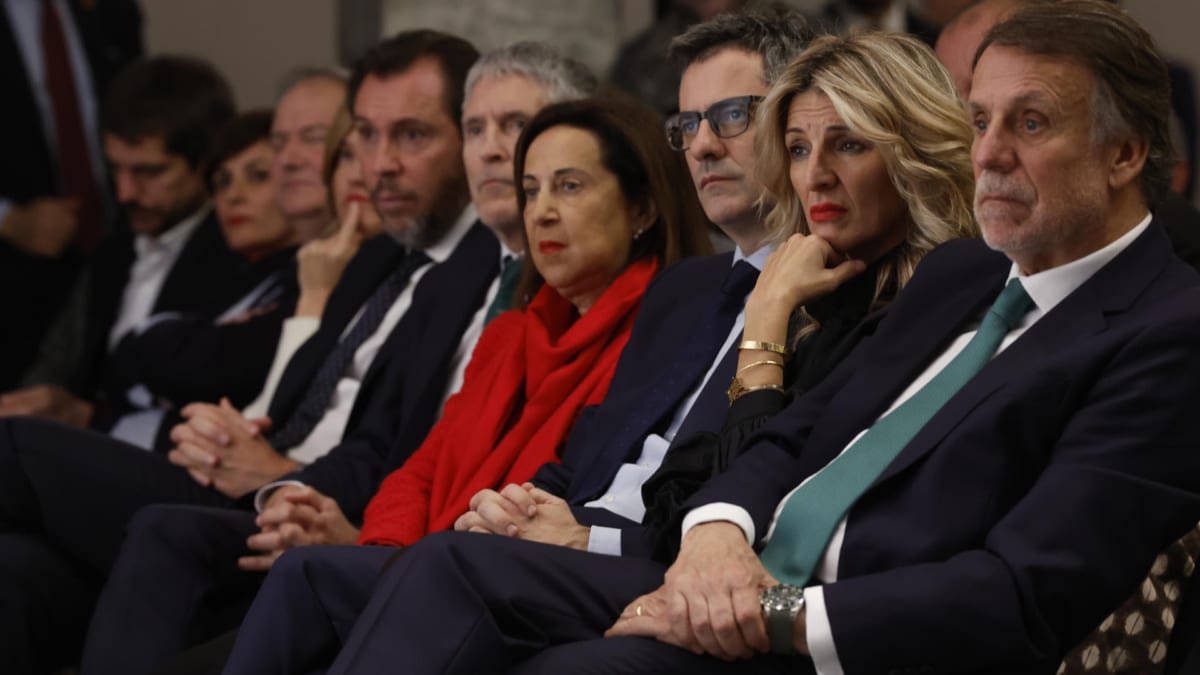 Los ministros Ernest Urtasun, Isabel Rodríguez, Jordi Hereu, Óscar Puente, Fernando Grande-Marlaska, Margarita Robles, Félix Bolaños y Yolanda Díaz ) y José Creuheras, presidente del Grupo Planeta.