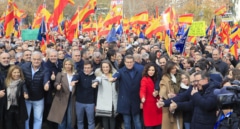 Feijóo advierte a Sánchez: "No se negocia en la clandestinidad la democracia de España"