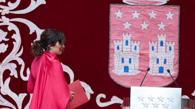 Ayuso saca al delegado del Gobierno de la organización de los actos de la Constitución
