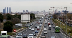 Retenciones en diversos puntos de Madrid y un alcance en la A5 complican el tráfico del inicio del puente