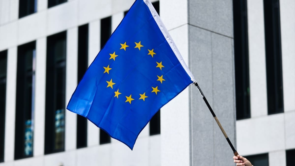 Bandera de la Unión Europea en Cracovia, Polonia.