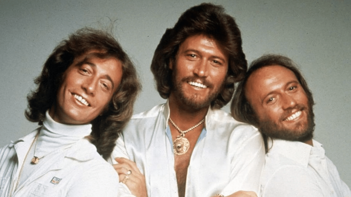 Robin, Barry y Maurice Gibb, en la época de oro de Bee Gees.