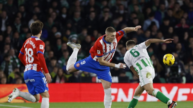 El Betis merma el liderato del Girona gracias al gol de Germán Pezzella