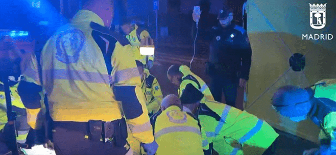 Herido grave tras perder el control de su patinete eléctrico y chocarse contra una furgoneta en Madrid