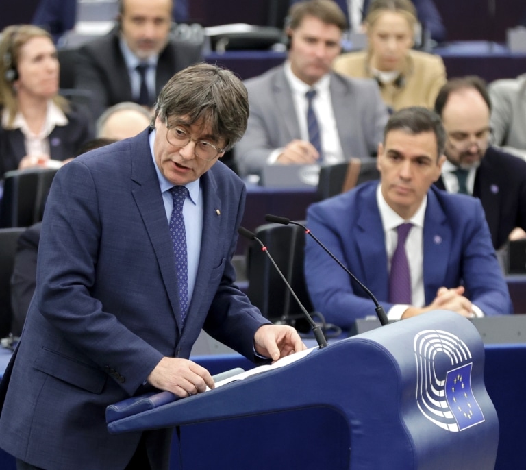 Sánchez, merienda franquista con Puigdemont