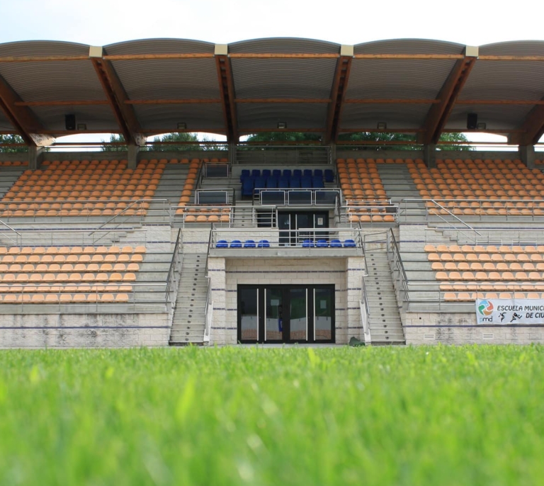 Impagos, deudas con Hacienda y un entrenador 'Robin Hood' al rescate del club que revivió el fútbol en Ciudad Real