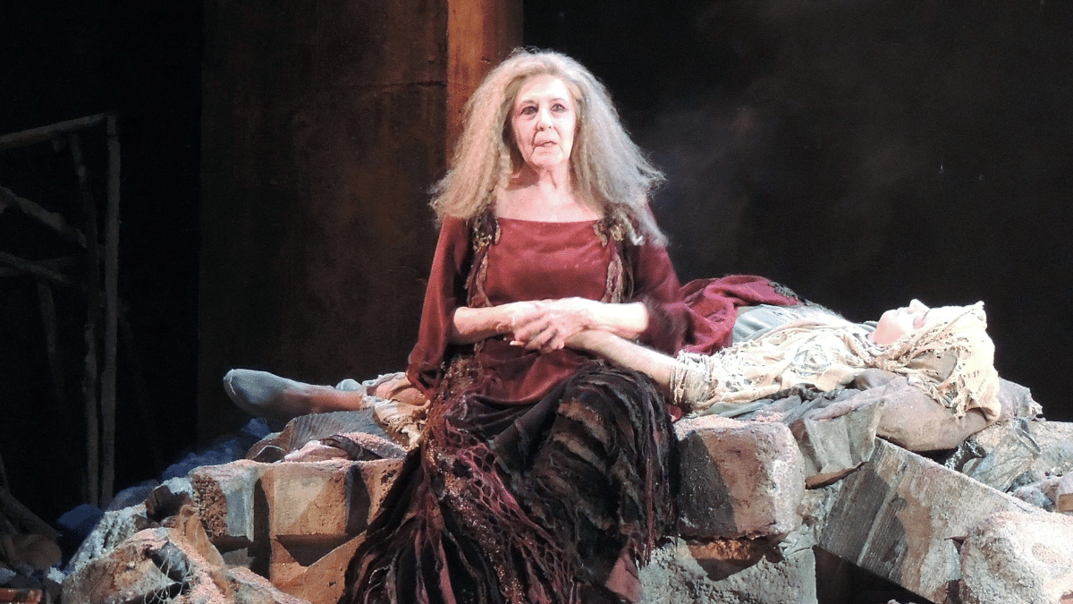Concha Velasco como la Hécuba de Eurípides, en versión de Juan Mayorga para el Teatro Español, en 2014.