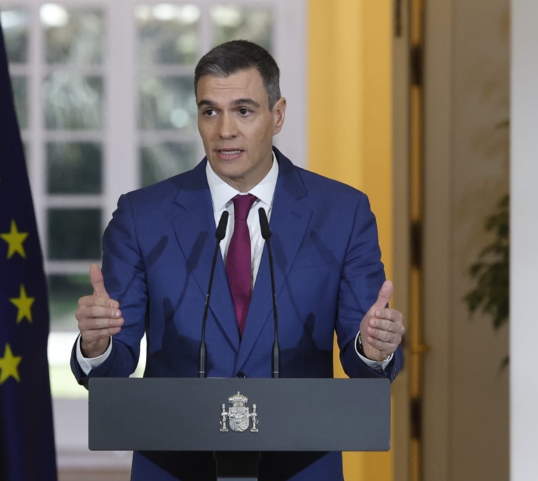 Yolanda Díaz se impone a Sánchez: el impuesto a las energéticas será permanente