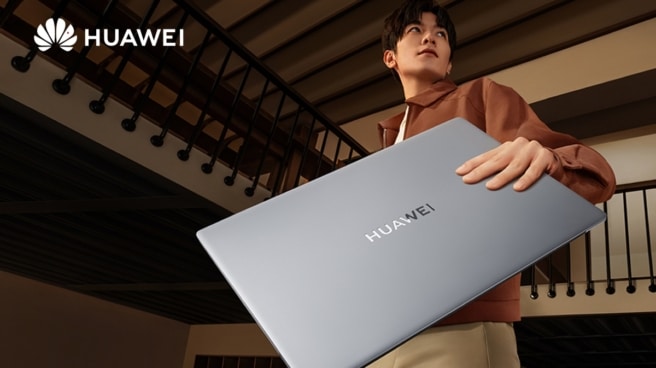 Man with the best computer Huawei Matebook D16