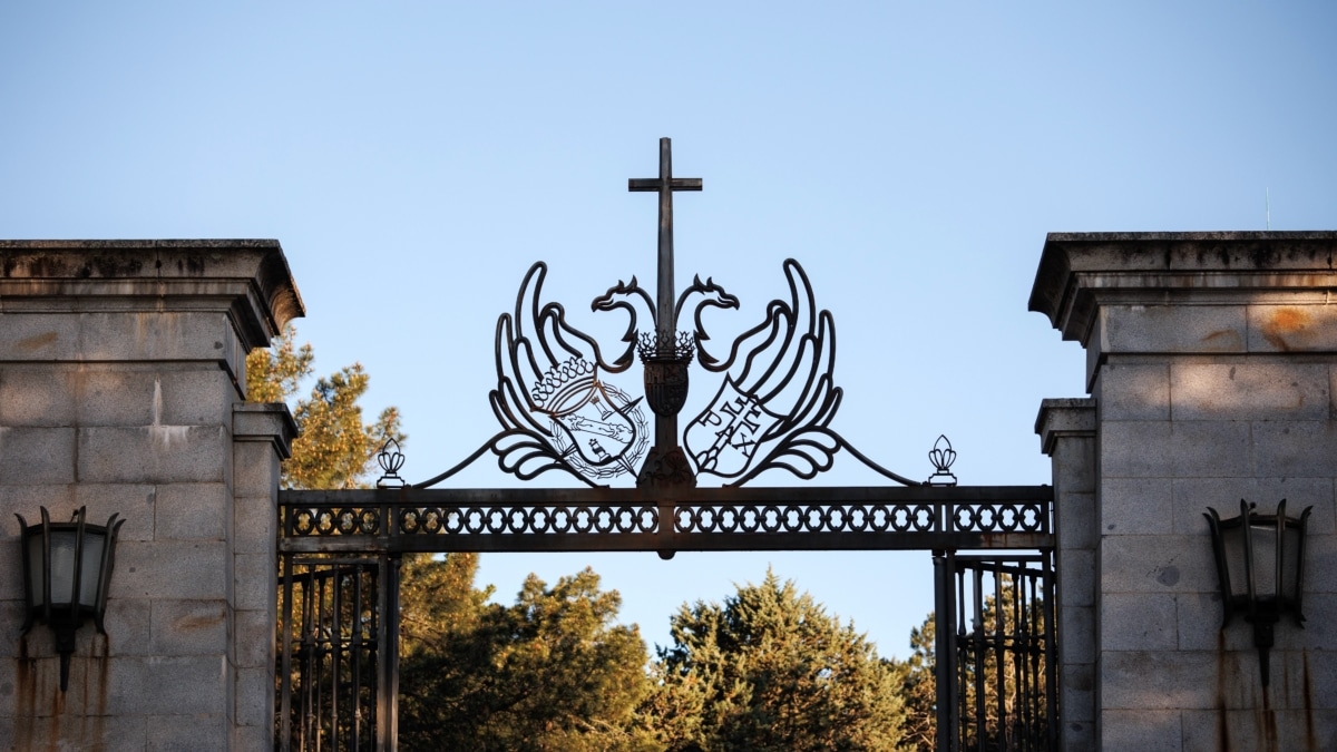 Entrada del Valle de Cuelgamuros, a 24 de abril de 2023, en San Lorenzo de El Escorial, Madrid (España).