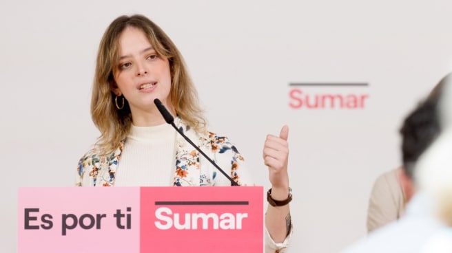 La escritora Elizabeth Duval interviene durante el acto de presentación del programa electoral de Sumar para las elecciones generales del próximo 23 de julio