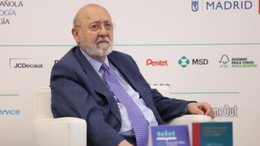 El Gobierno confirma a Tezanos al frente del CIS por ser "el sociólogo que acierta en las encuestas"