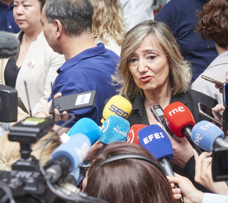 El PSOE se alía con Bildu para quitar la alcaldía de Pamplona a UPN