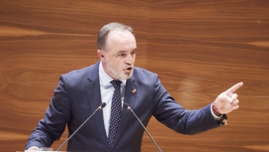 Esparza llama "escoria" al PSOE y UPN abandona el Parlamento de Navarra