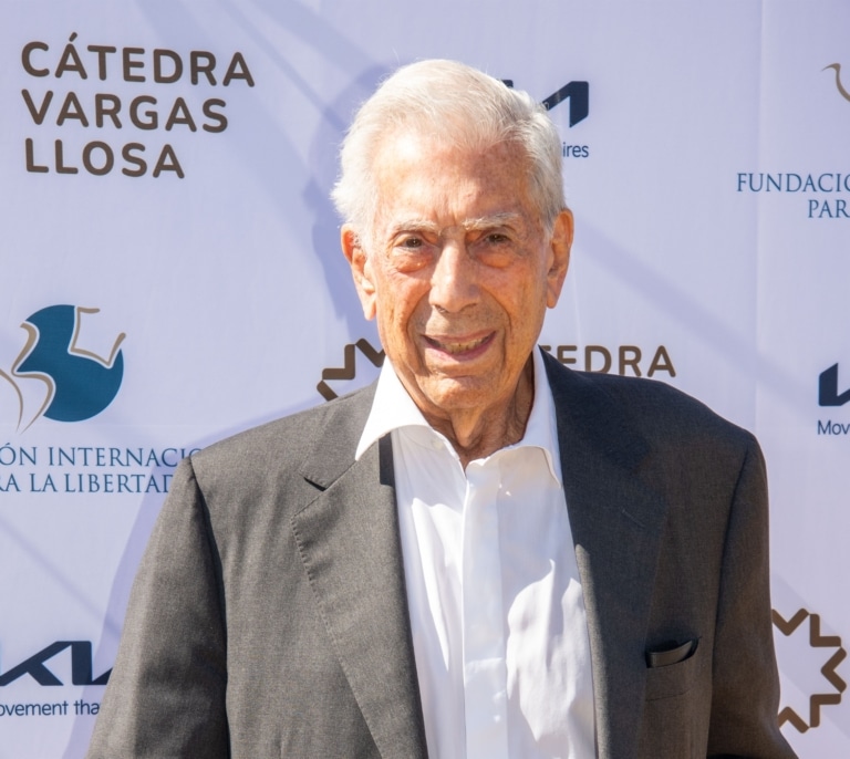 Vargas Llosa se despide de sus artículos en 'El País'