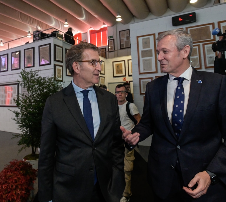 El PP espera volver a asfixiar a Vox en Galicia y confía en la división de la izquierda