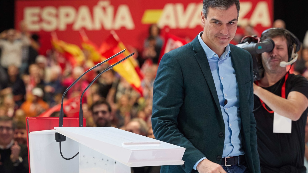 El nuevo libro de Pedro Sánchez sale con mayor tirada que el superventas de Rajoy