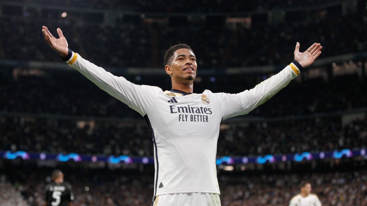 Jude Bellingham, del Real Madrid, celebra un gol al Nápoles en el Santiago Bernabéu