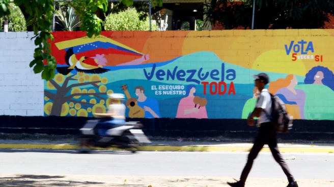 Un mural evoca la disputa por el Esequibo en Valencia, Venezuela