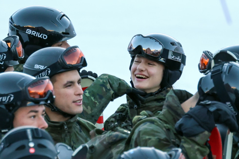 La risa que demuestra que Leonor ha hecho muy buenos amigos entre sus compañeros cadetes.