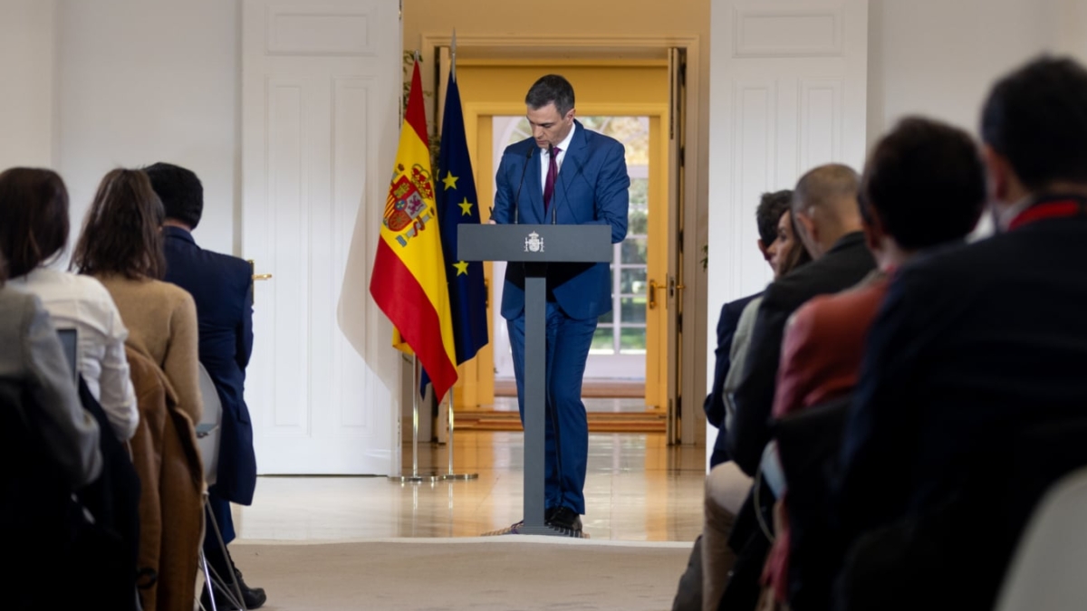 Pedro Sánchez atiende a los medios en la Moncloa.