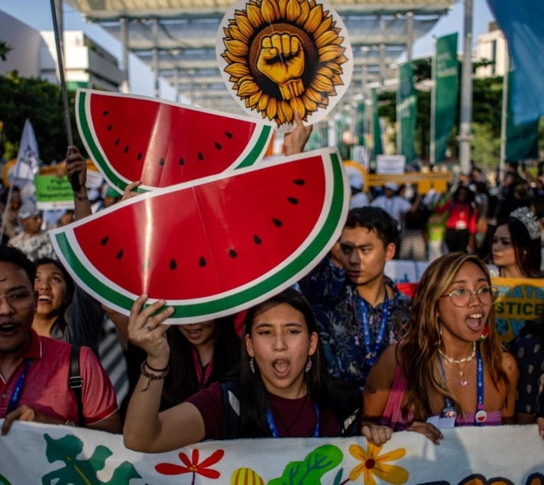 Emiratos inicia un macrojuicio contra activistas de derechos humanos en plena recta final de la COP28