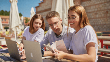 Banco Santander lanza más de 1.800 becas para estudiantes españoles de Erasmus