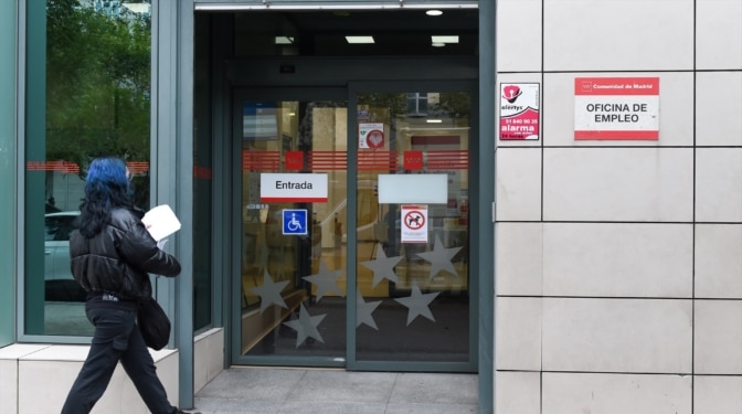 Por qué baja el paro si se firman menos contratos que hace un mes 