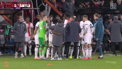 Tom Lockyer, capitán del Luton, se deploma durante el partido de Premier con el Bournemouth