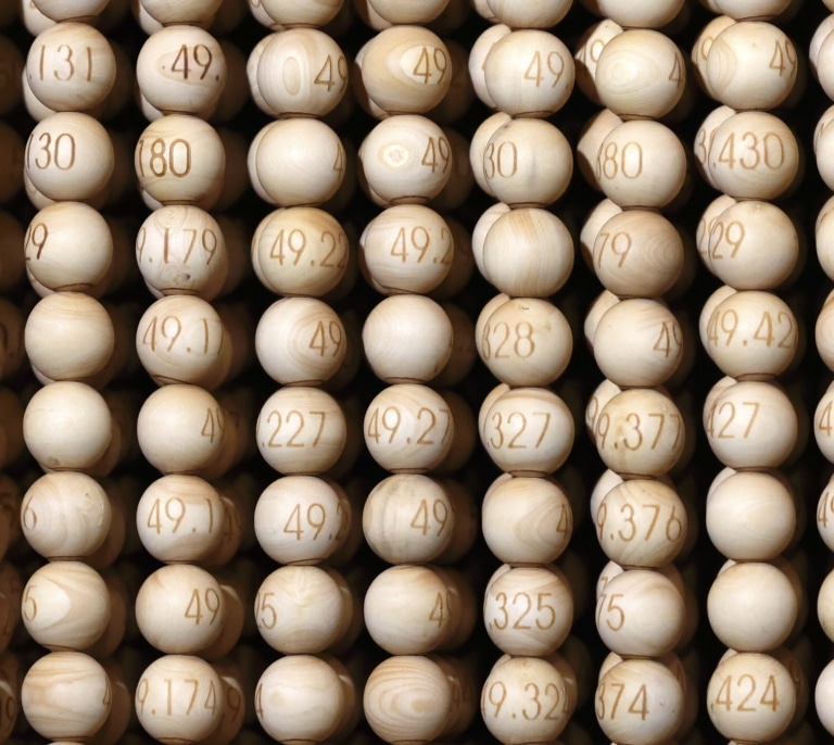 Un empresario de la Alpujarra regala a los vecinos de cinco pueblos el mismo número de la Lotería de Navidad